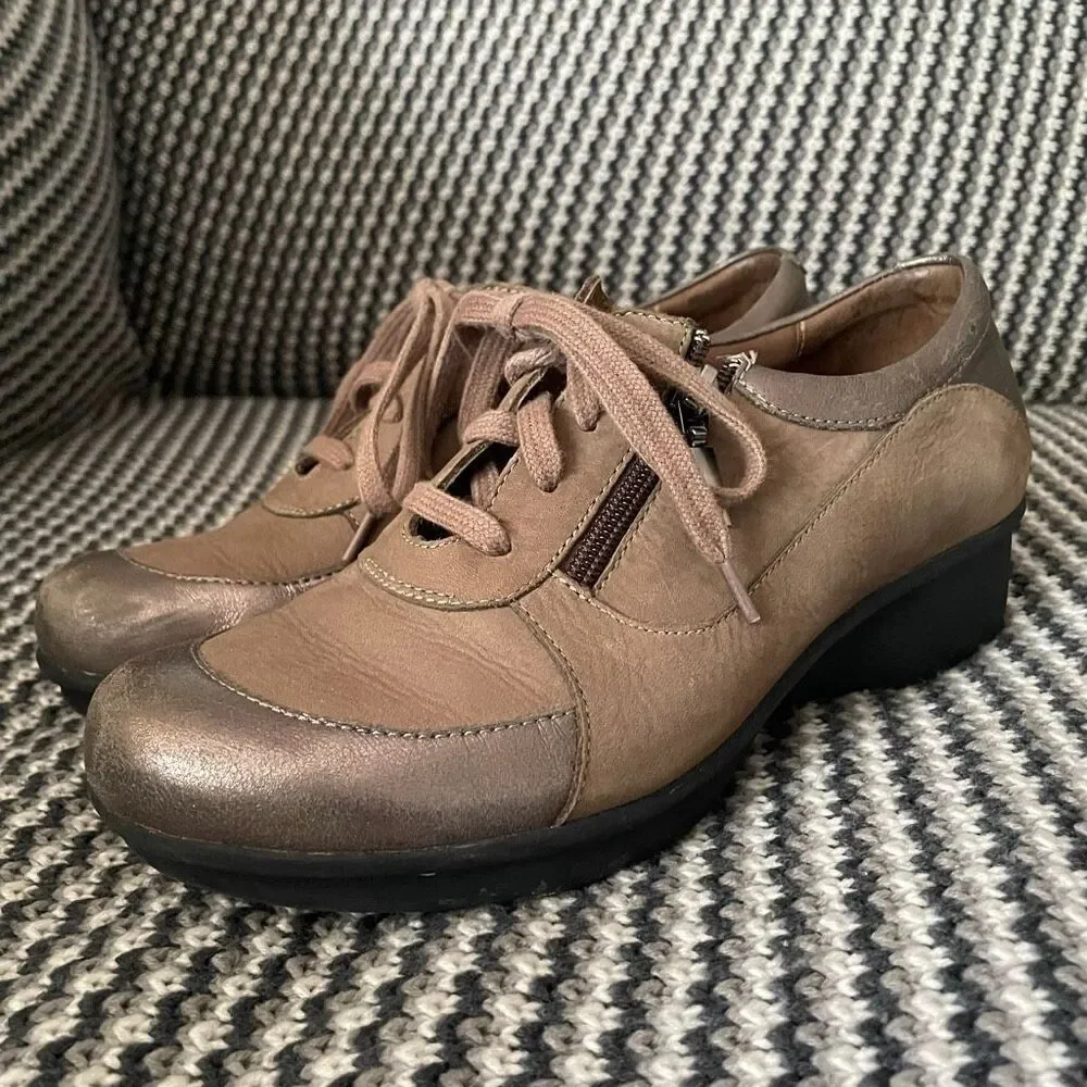 Dansko Loretta Oxford women’s shoe size 8.5-9 (39)